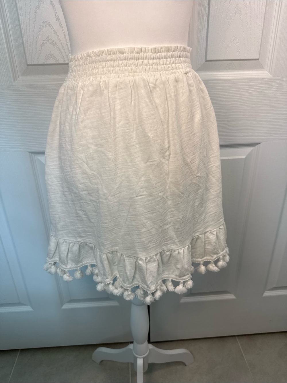 Saks Fifth Avenue Black Label Boho Cream Pom-Pom Trim Ruffle Miidi Skirt
